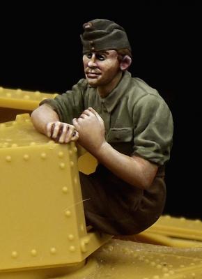 Hungarian 40M Turán Crewman