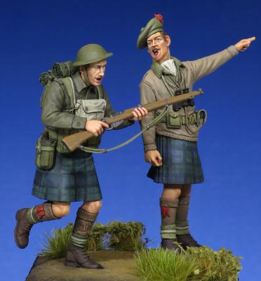 Scottish Black Watch Officer & Soldier WW II