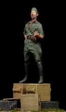 Singing Italian officer WW II - 1.